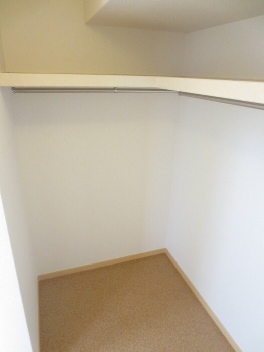 物件内観写真11　(収納)