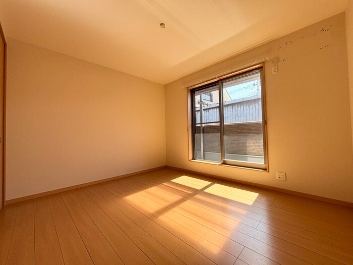 物件内観写真8　(居室)