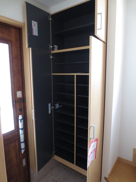 物件内観写真11　(玄関)