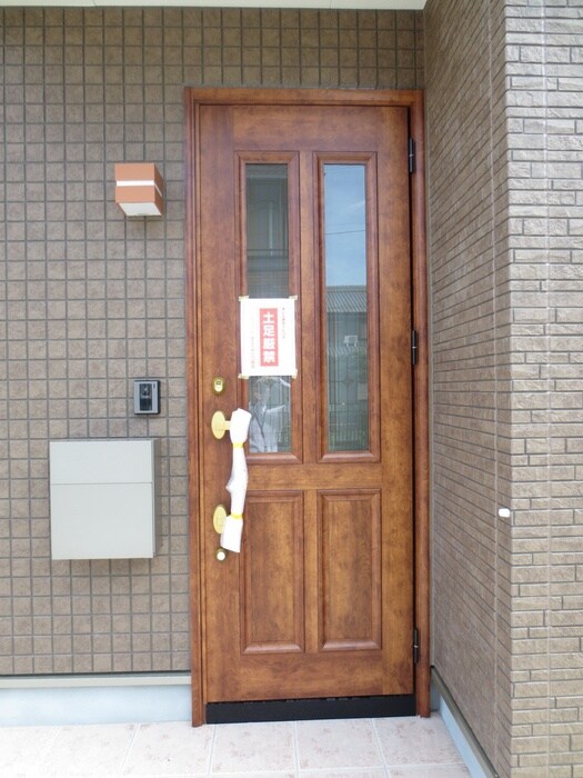 物件内観写真12　(玄関)