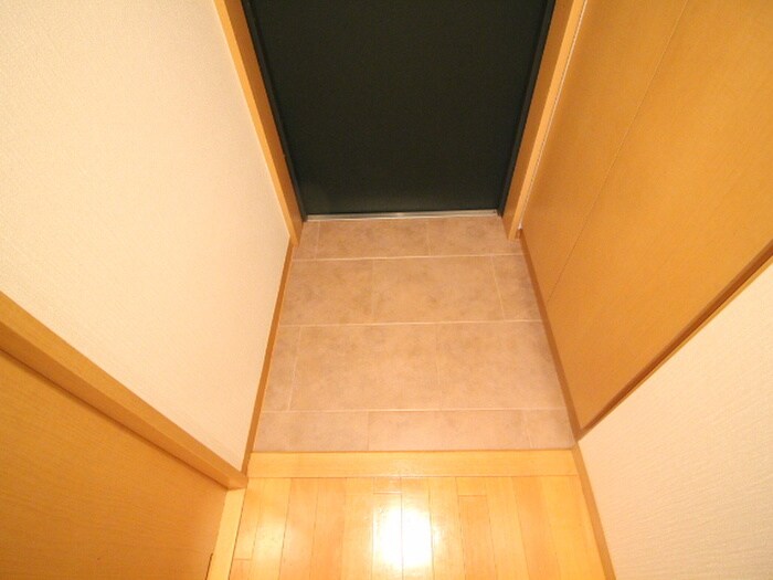 物件内観写真8　(玄関)