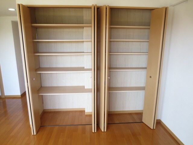 物件内観写真9　(収納)