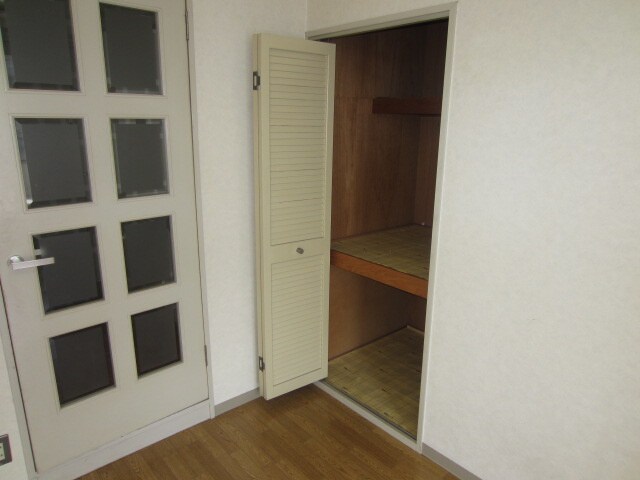 物件内観写真11　(収納)