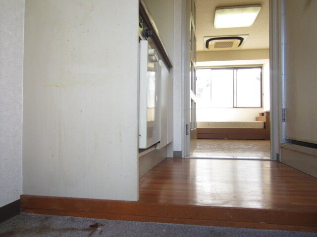 物件内観写真13　(廊下)