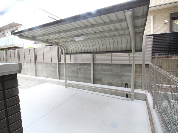 物件外観写真4　(駐輪場)