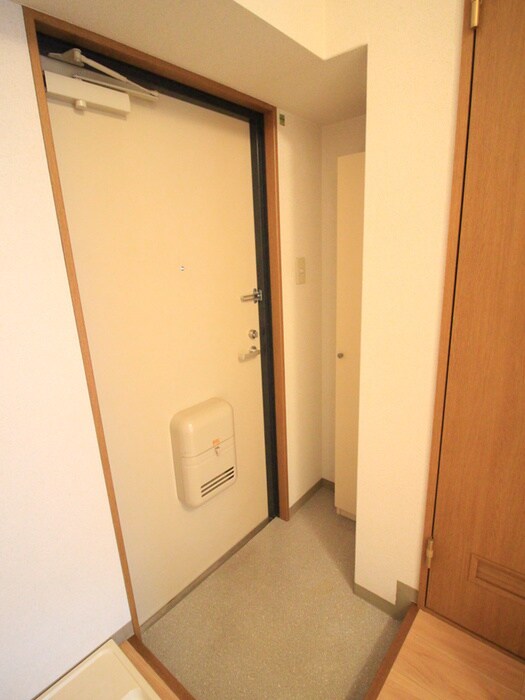 物件内観写真7　(玄関)