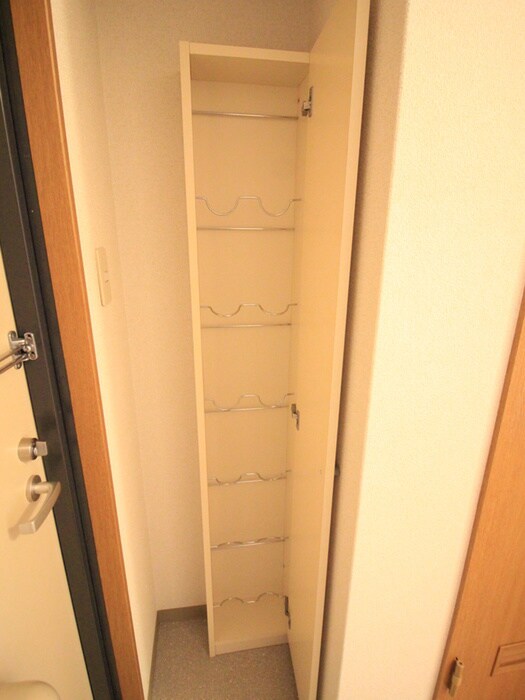 物件内観写真8　(靴箱)