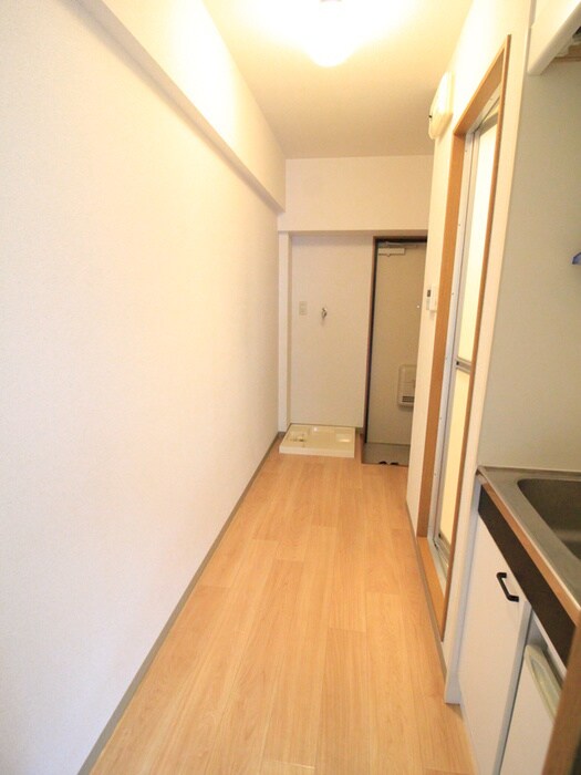 物件内観写真19　(廊下)