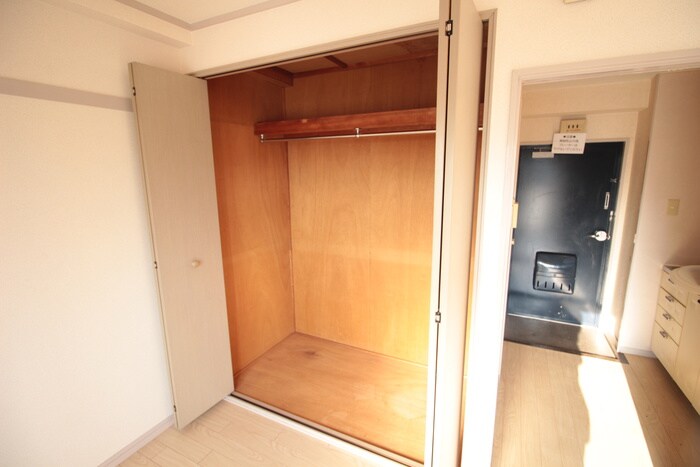 物件内観写真6　(収納)