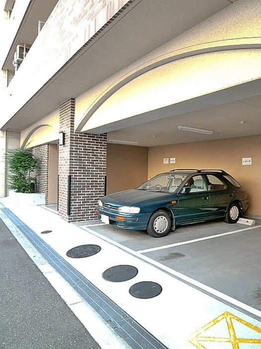 物件外観写真3　(駐車場)