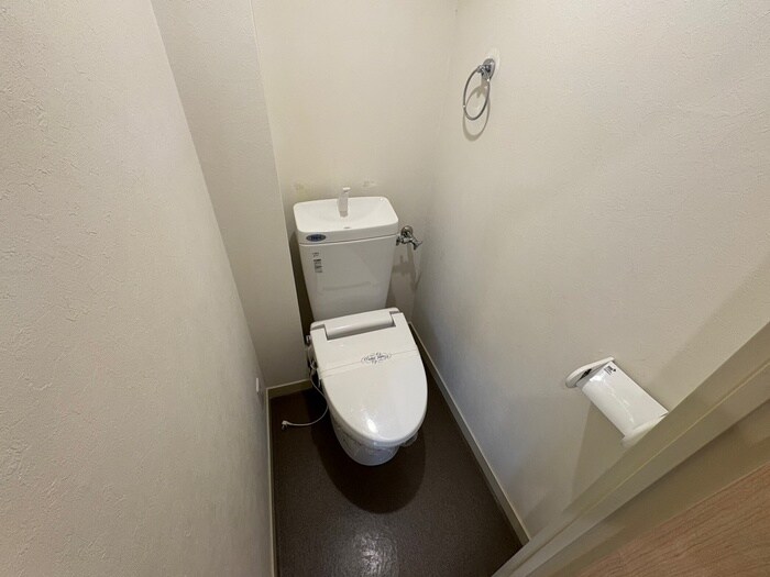 物件内観写真15　(トイレ)