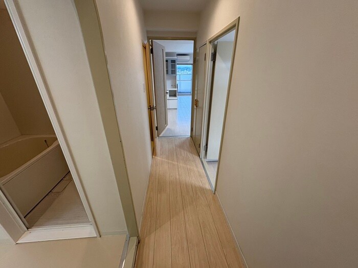 物件内観写真17　(廊下)