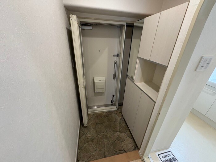 物件内観写真18　(玄関)