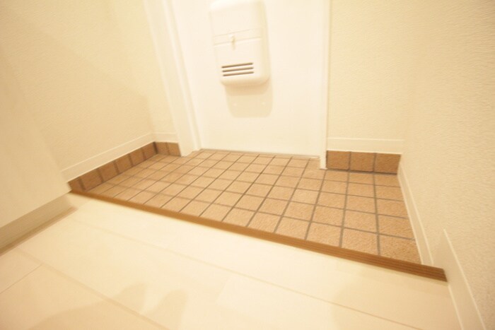 物件内観写真15　(玄関)