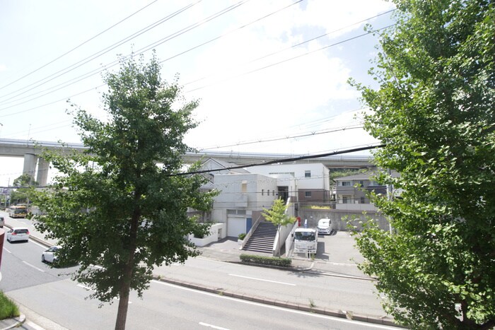 物件内観写真17　(室内からの展望)