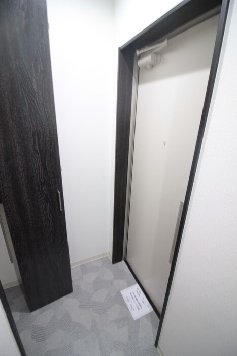 物件内観写真7　(玄関)
