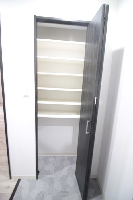 物件内観写真8　(靴箱)