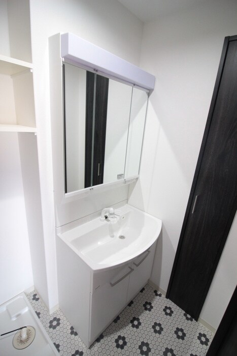 物件内観写真12　(洗面)