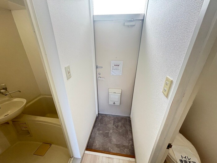 物件内観写真15　(玄関)