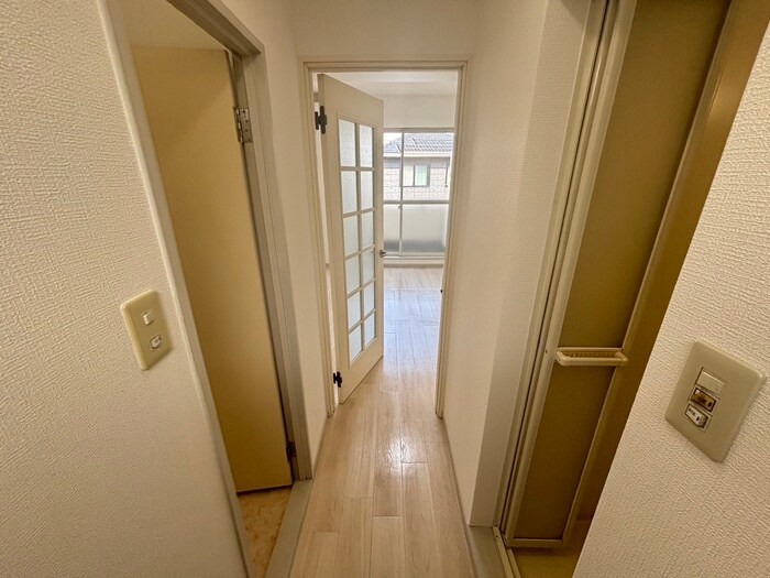 物件内観写真16　(廊下)