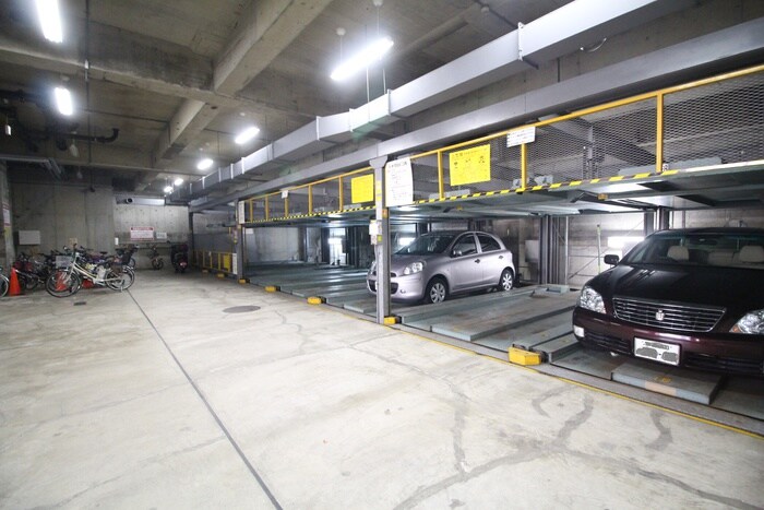 物件外観写真4　(駐車場)