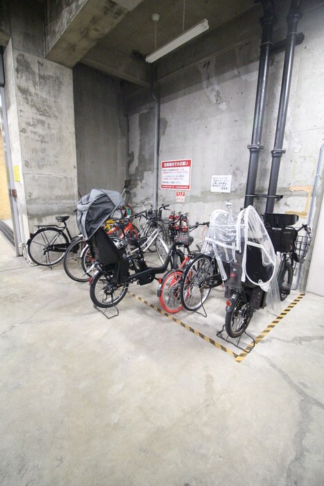 物件外観写真5　(駐輪場)