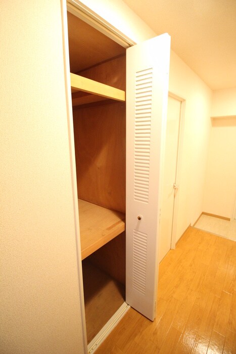 物件内観写真13　(収納)
