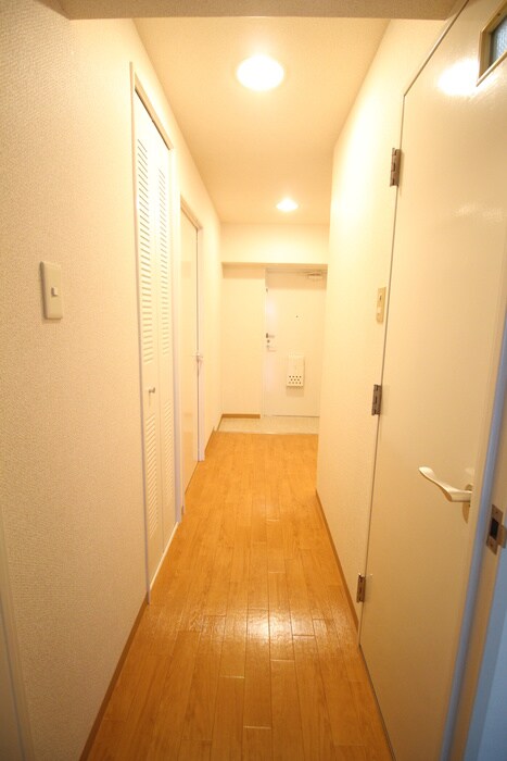 物件内観写真16　(廊下)