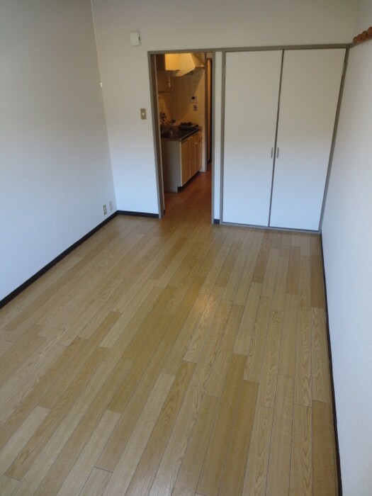 物件内観写真4　(居室)