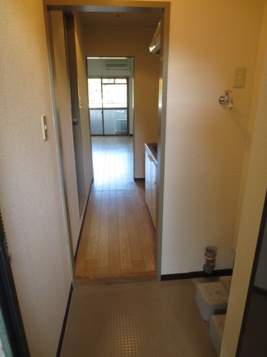 物件内観写真13　(廊下)