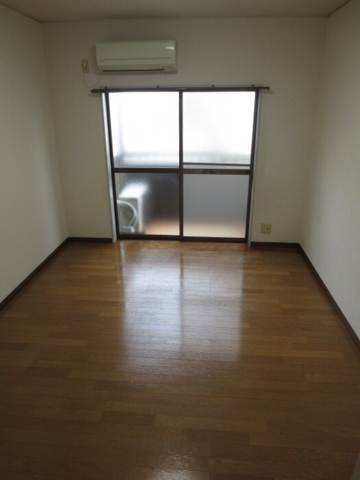 物件内観写真10　(居室)