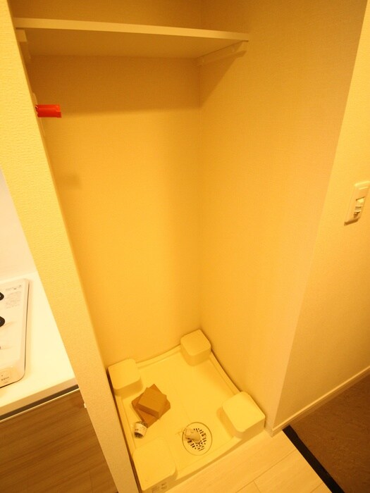 物件内観写真12　(洗濯機置場)