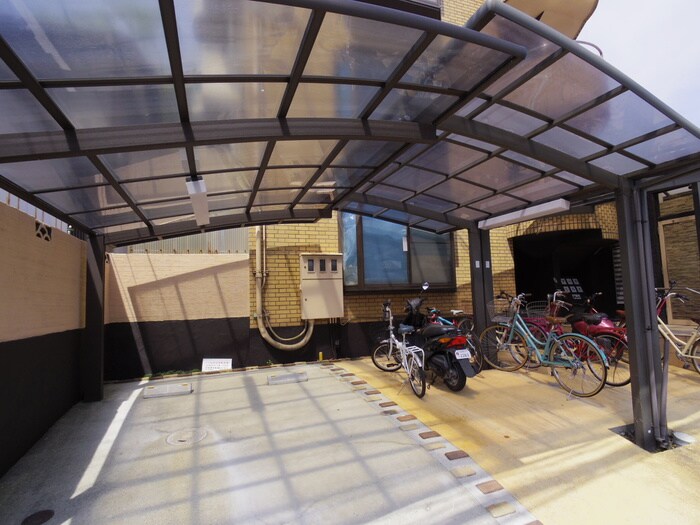 物件外観写真6　(駐車場)