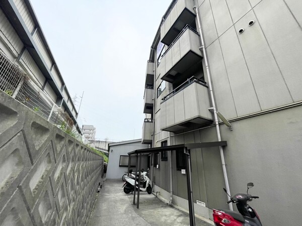 バイク置き場