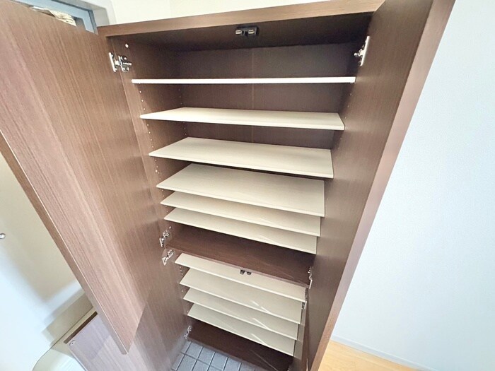 物件内観写真15　(靴箱)