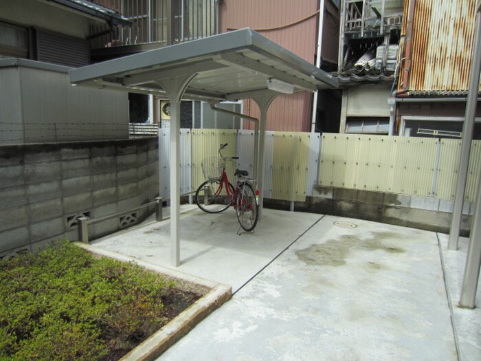 物件外観写真3　(駐輪場)