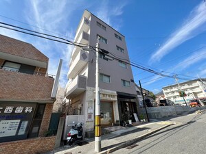 シャトー六甲外観写真