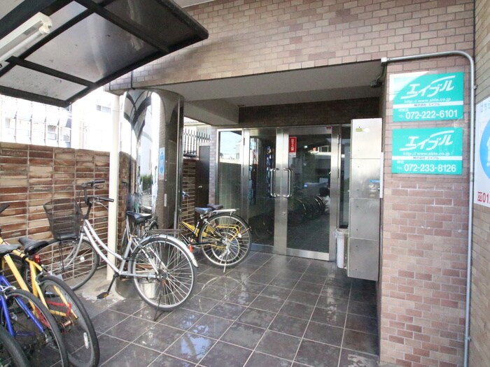 物件外観写真2　(駐輪場)