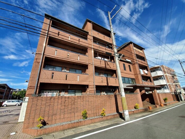 物件外観写真2　(駐車場)