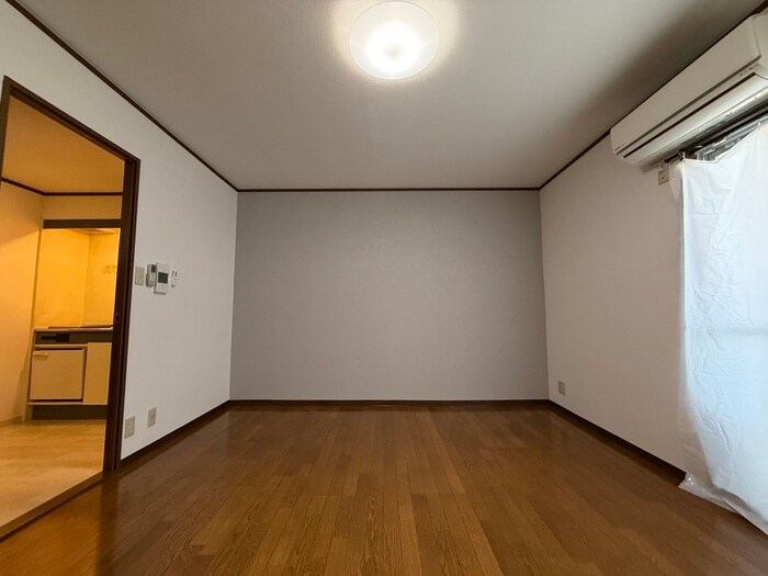 物件内観写真4　(居室)