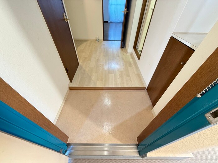 物件内観写真11　(玄関)