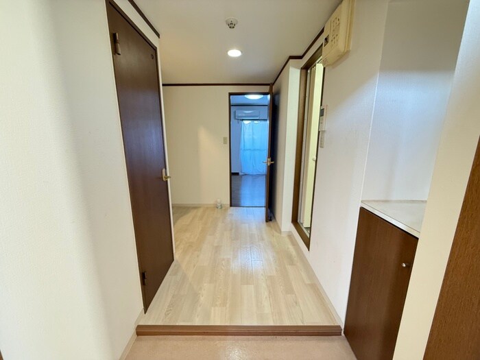 物件内観写真14　(廊下)