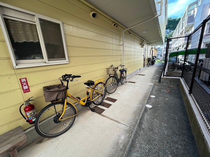 物件外観写真4　(駐輪場)