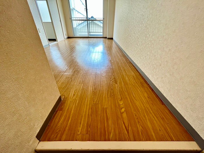 物件内観写真16　(廊下)