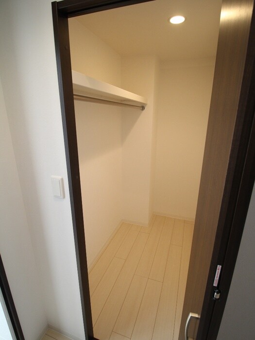 物件内観写真12　(収納)