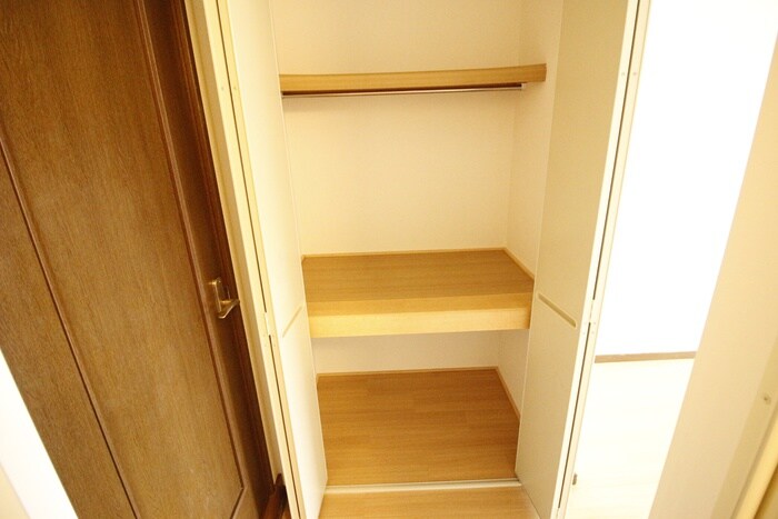 物件内観写真18　(収納)