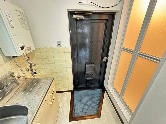 物件内観写真13　(玄関)