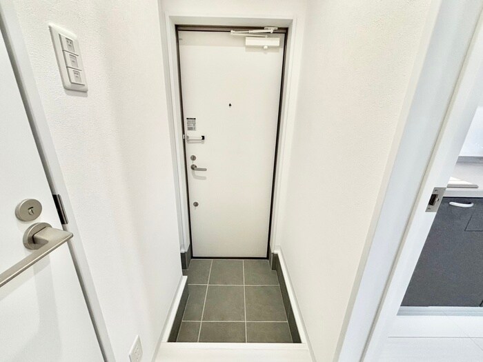 物件内観写真14　(玄関)