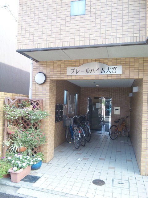 物件外観写真2　(エントランス部分)