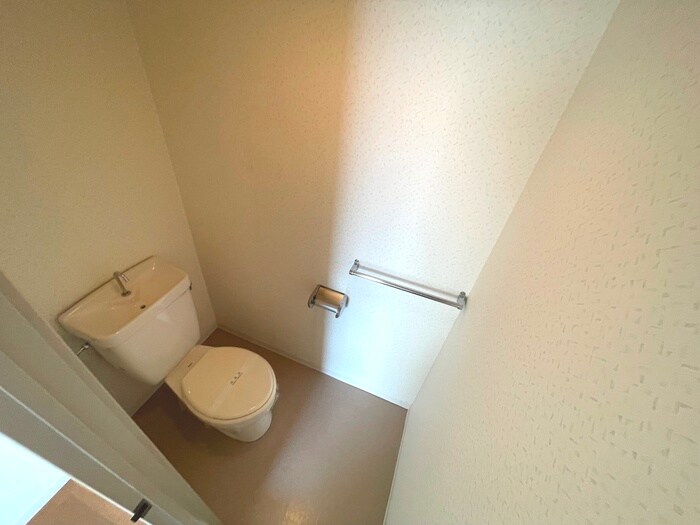 物件内観写真14　(トイレ)